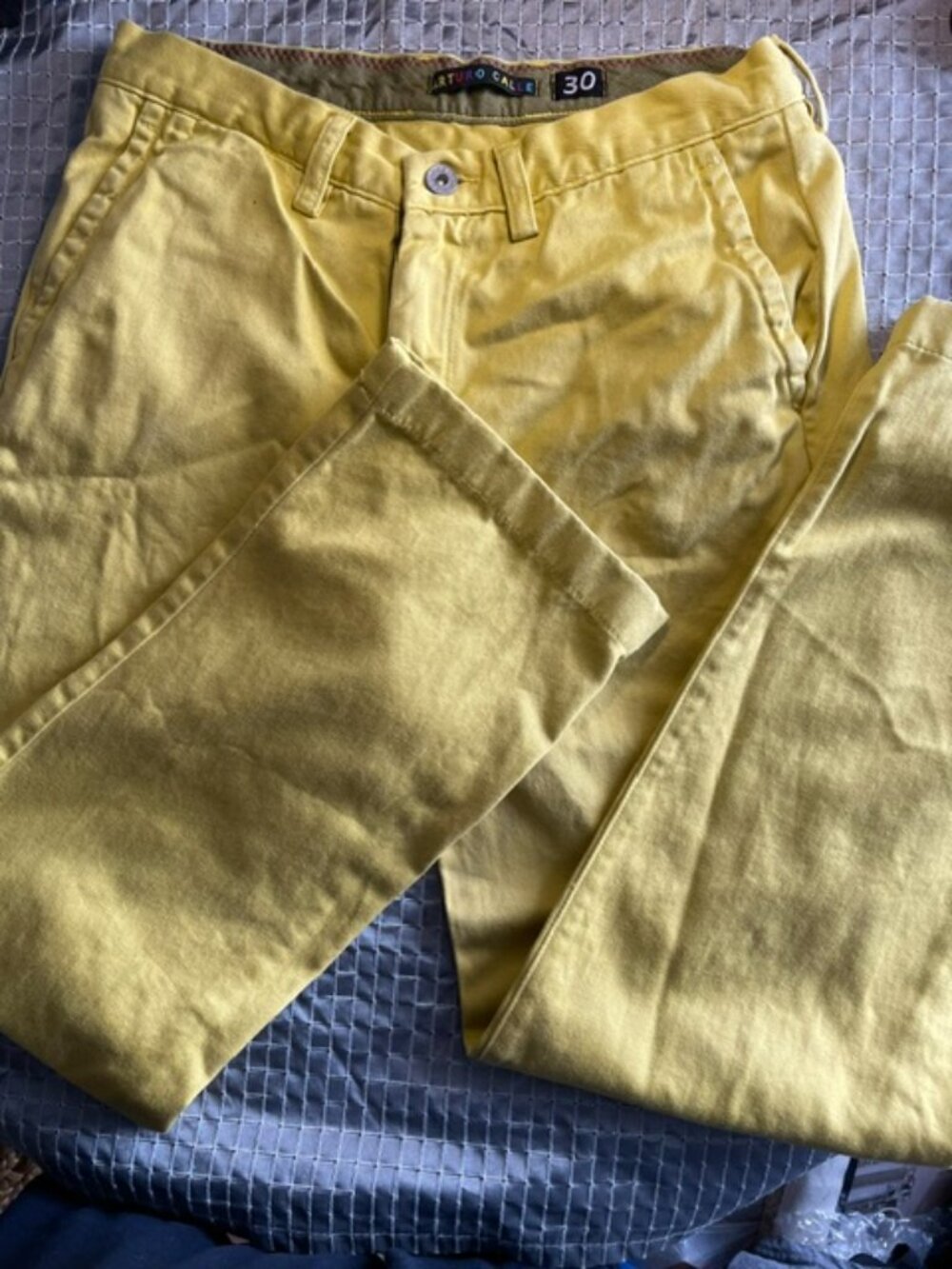 Arturo Calle chinos size 30 X 36 yellow